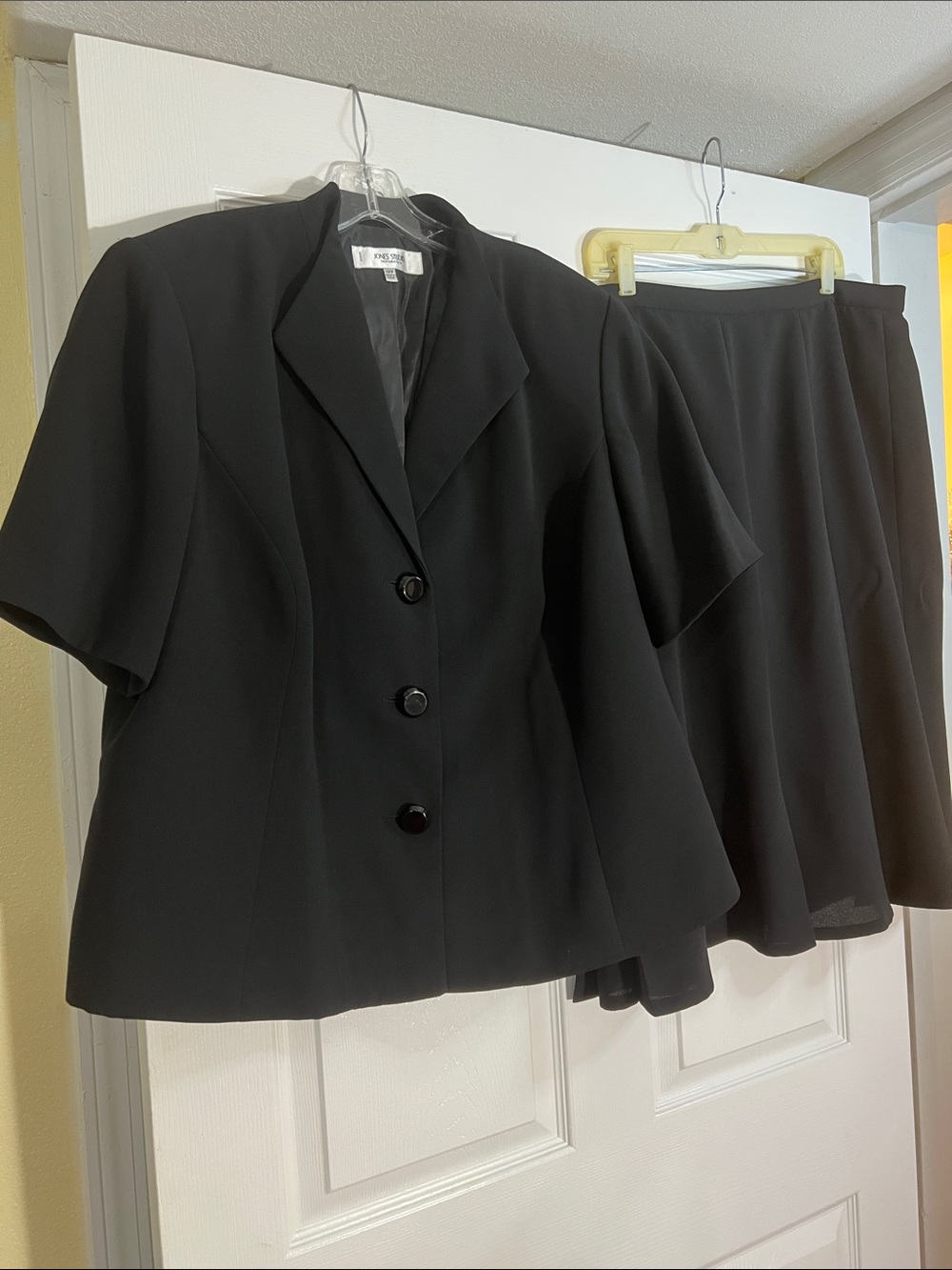 Jones Studio Black Short-Sleeve Blazer and Matching Skirt Set